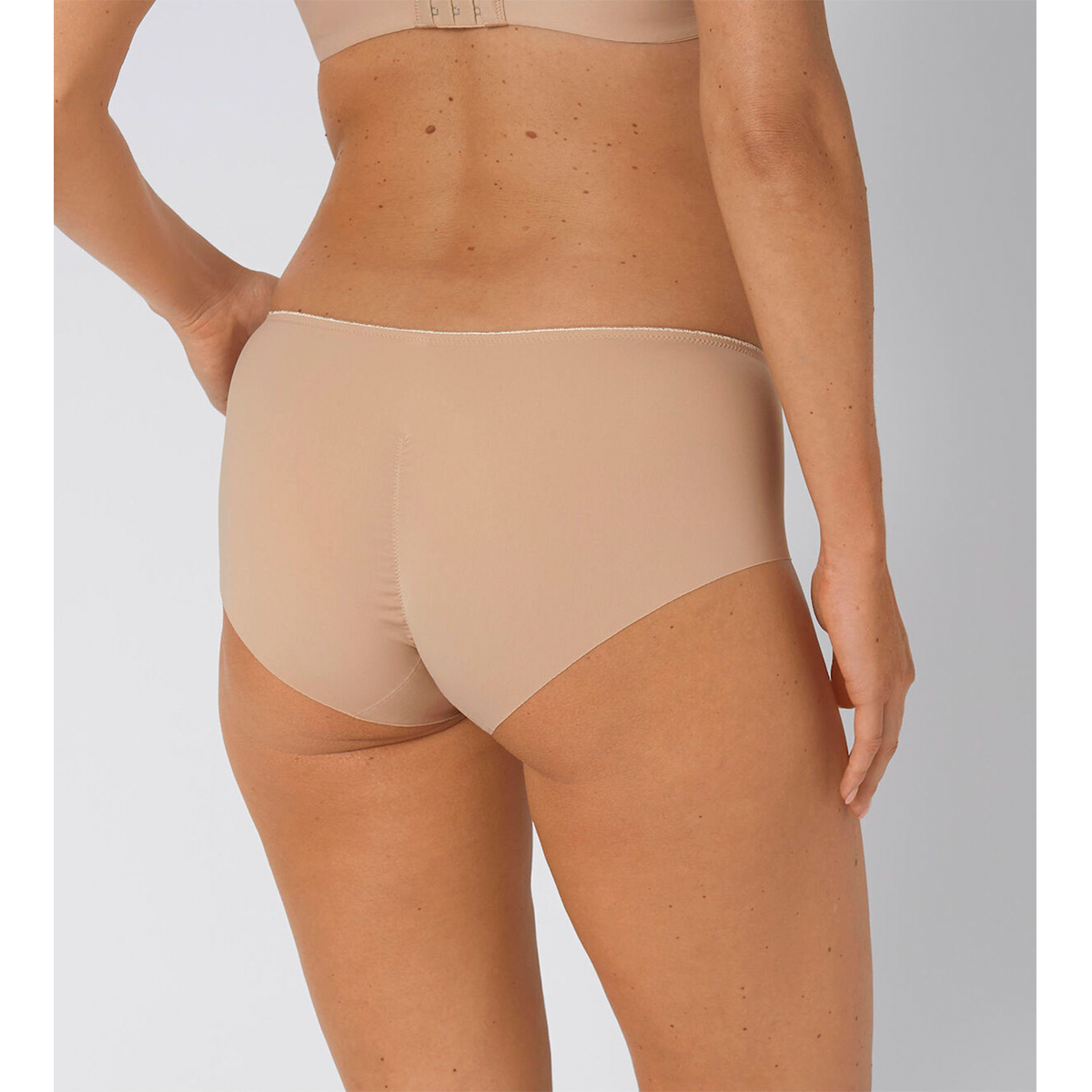 Triumph Essential Minimizer - Smooth Skin - 10166828-6106