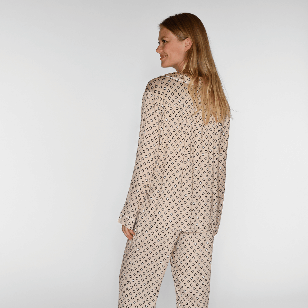CCDK Josephine natskjorte, beige - 60742 - 1036 - Cement AOP.
