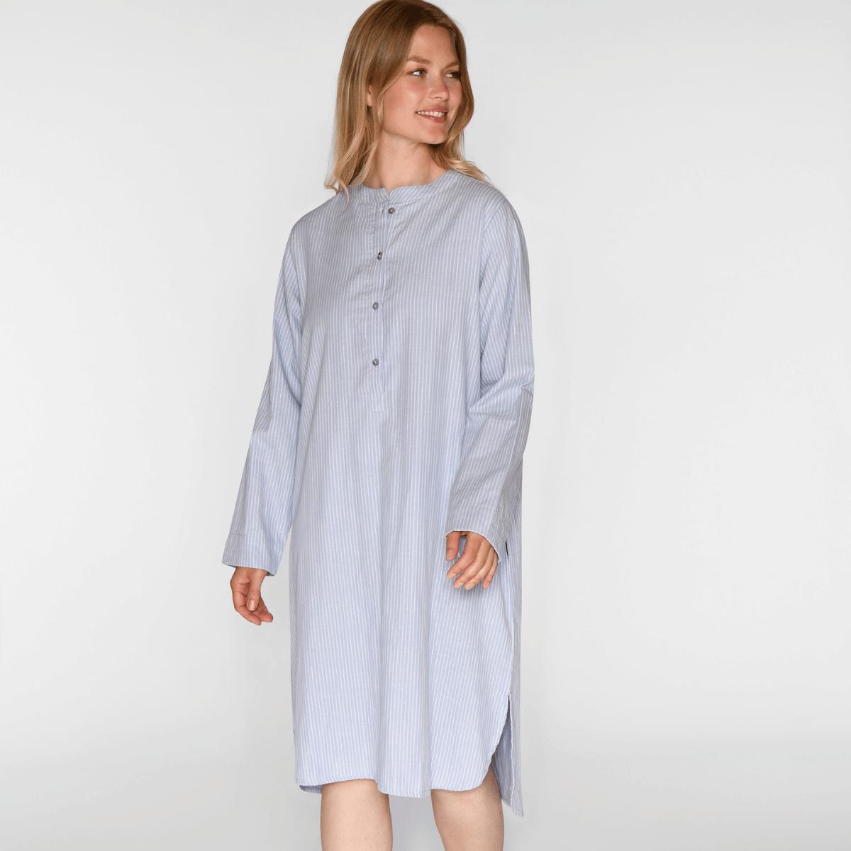 CCDK Amalie natkjole, lyseblå - 60927 - 6105 - Eventide Stripe