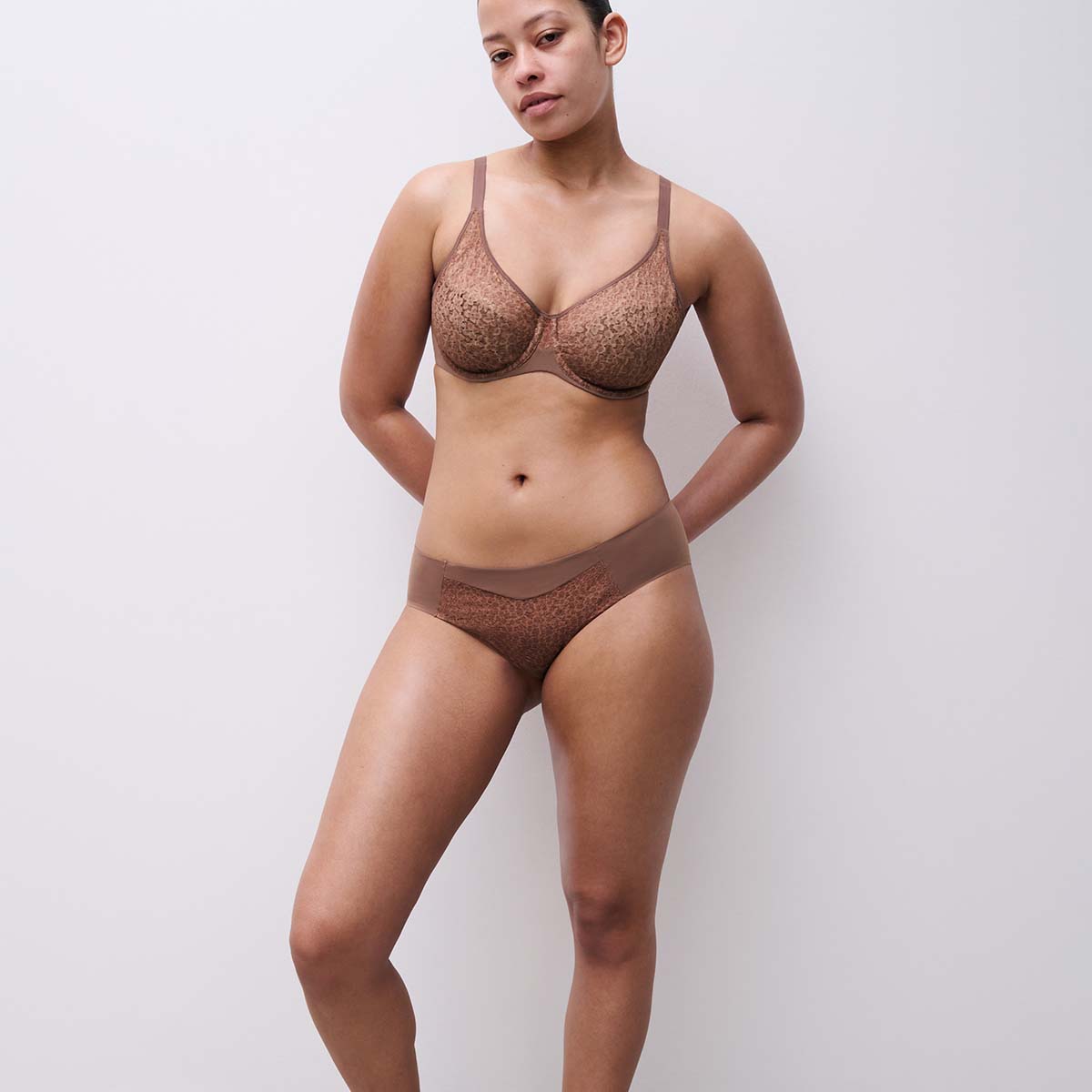 Chantelle EasyFeel Norah BH med bøjle, brun - C13F10 - C60 - Wild Brown