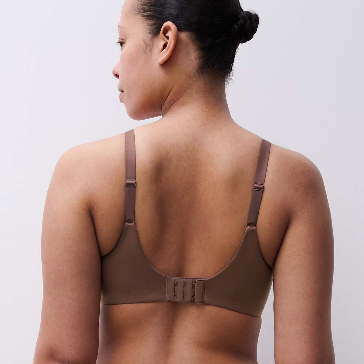 Chantelle EasyFeel Norah BH med bøjle, brun - C13F10 - C60 - Wild Brown