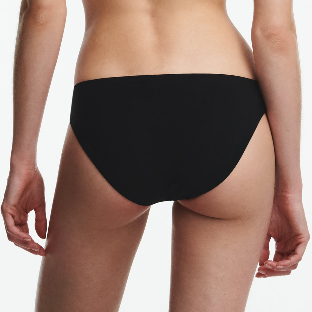 Chantelle Emblem - Black - C17T30-011