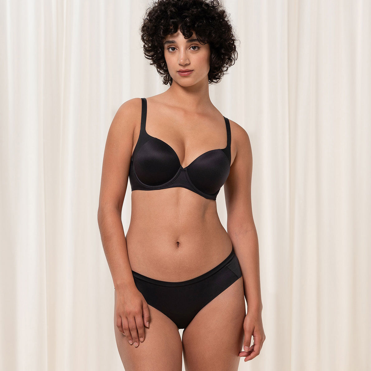 Triumph Body Make-Up Soft Touch WP - Black - 10194318-0004