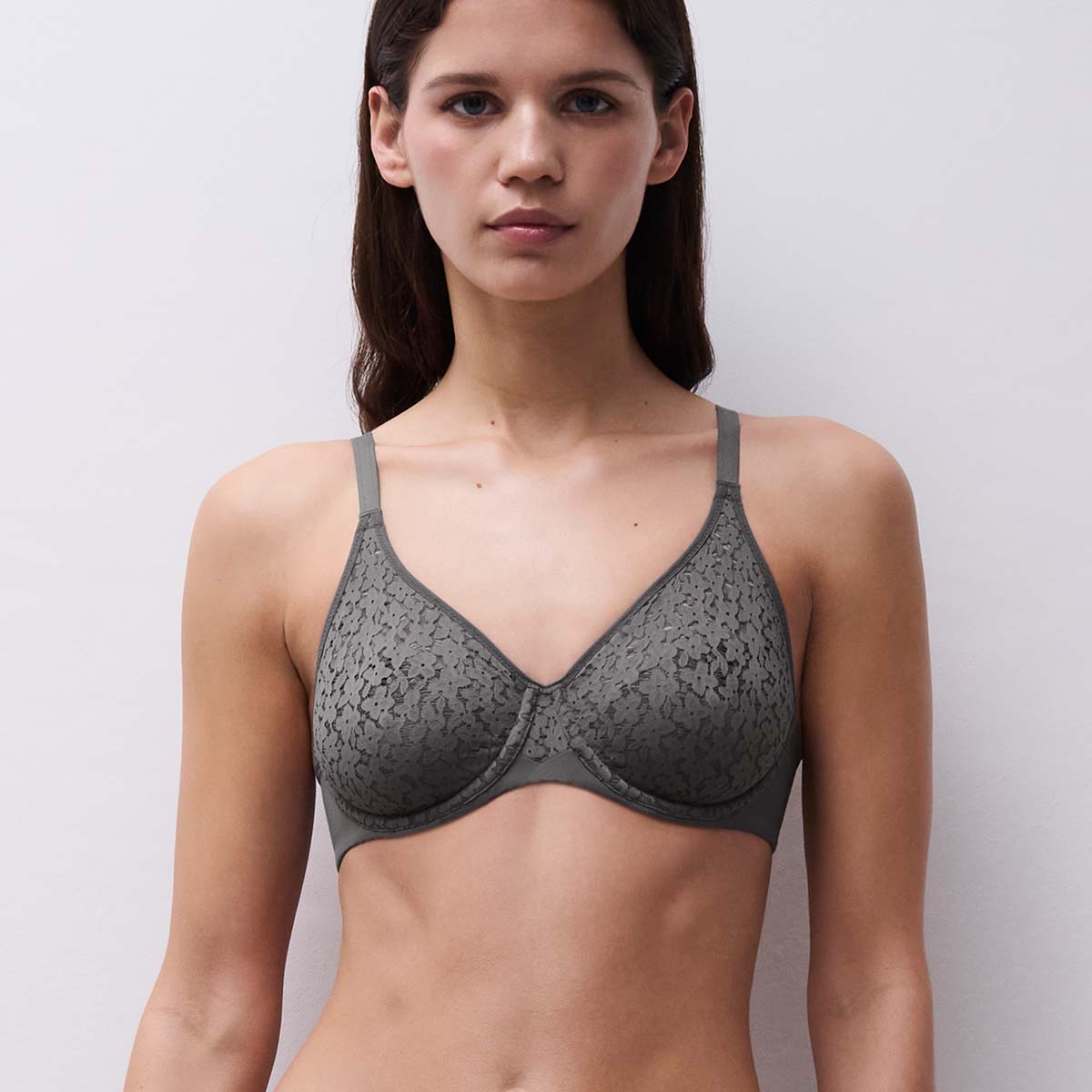 Chantelle EasyFeel Norah BH med bøjle, grå - C13F10 - 09W - Vert Argile