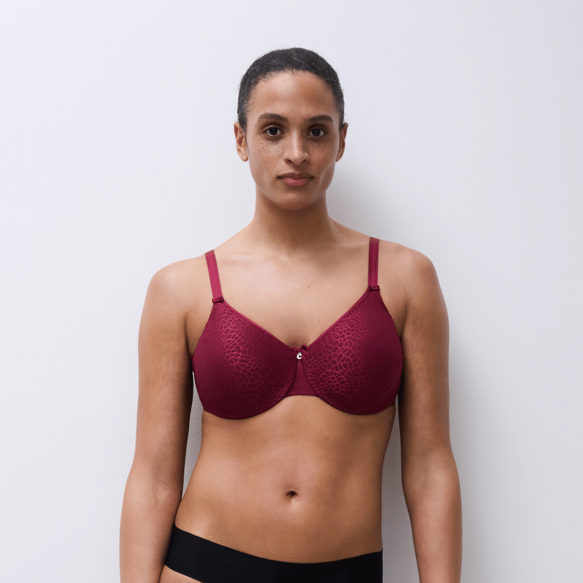 Chantelle Magnifique BH med bøjle, rød - C18910 - 020 - Red Raspberry / Sedona