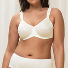 Triumph Essential Minimizer W - Off White - 10166830-00GT